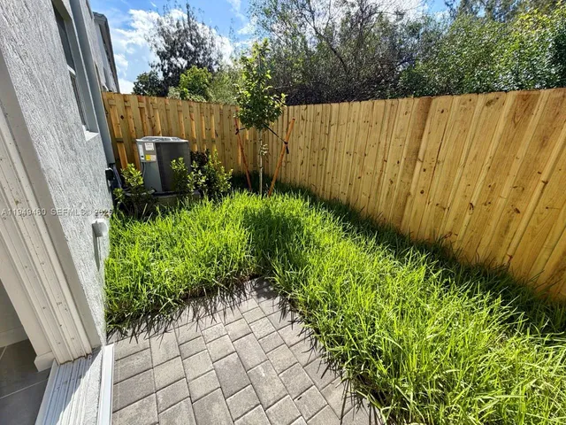 $2,400 | 254 Southeast 10th Court, Unit 254, Florida City, FL 33034