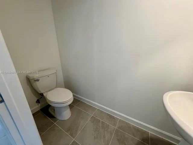 $2,400 | 254 Southeast 10th Court, Unit 254, Florida City, FL 33034