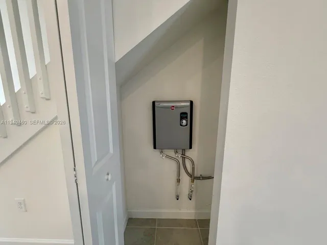 $2,400 | 254 Southeast 10th Court, Unit 254, Florida City, FL 33034