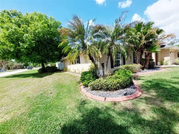 $2,100 | 4031 Santa Barbara Drive, Sebring, FL 33875