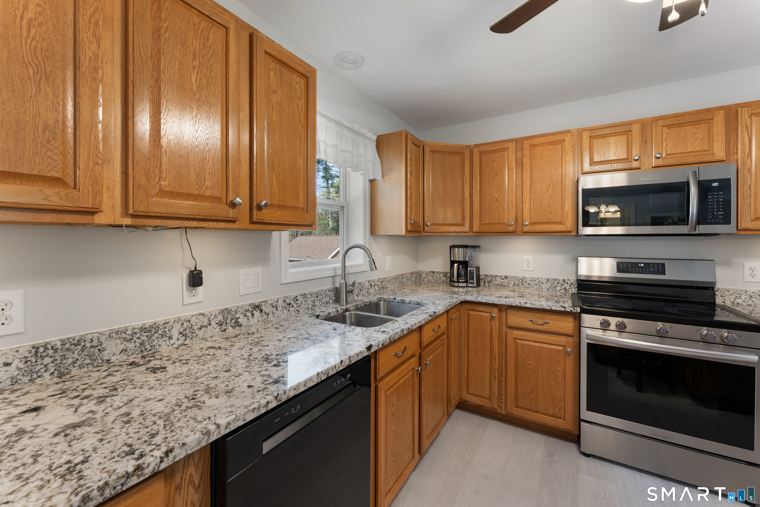 210 Hill Road Thompson, CT 06277 - Photo 18 of 40