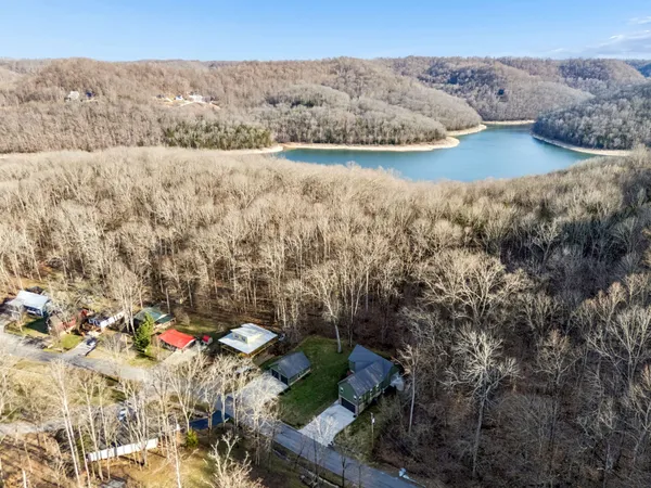 $799,900 | 2332 Casey Cove Road, Smithville, TN 37166