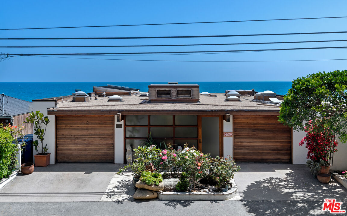 24638 Malibu Road Malibu, CA 90265 - Photo 2 of 34