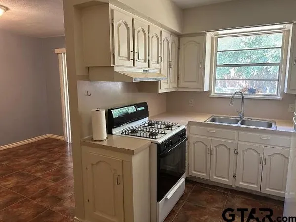 $1,300 | 3113 Greg Lane, Tyler, TX 75701