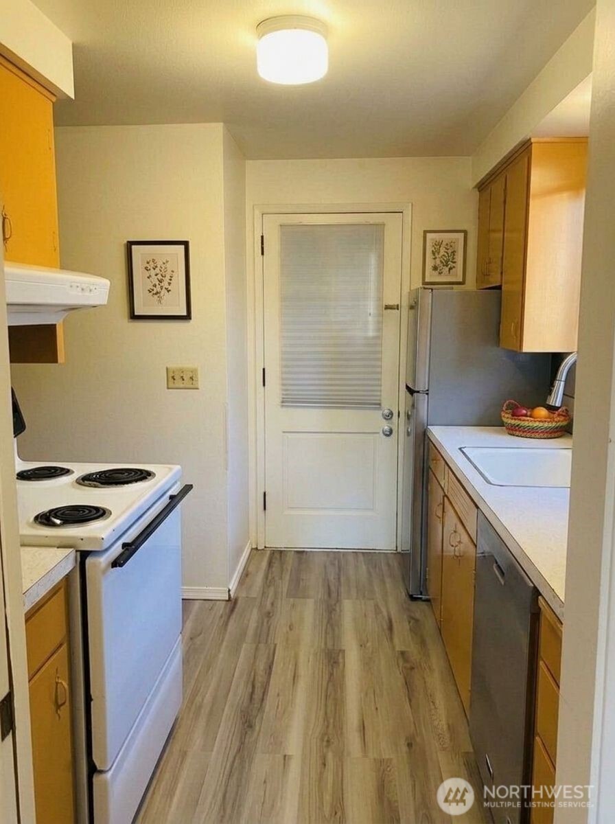 5208 Sand Point Way Northeast Seattle, WA 98105 - Photo 19 of 38 Gallery Image 19