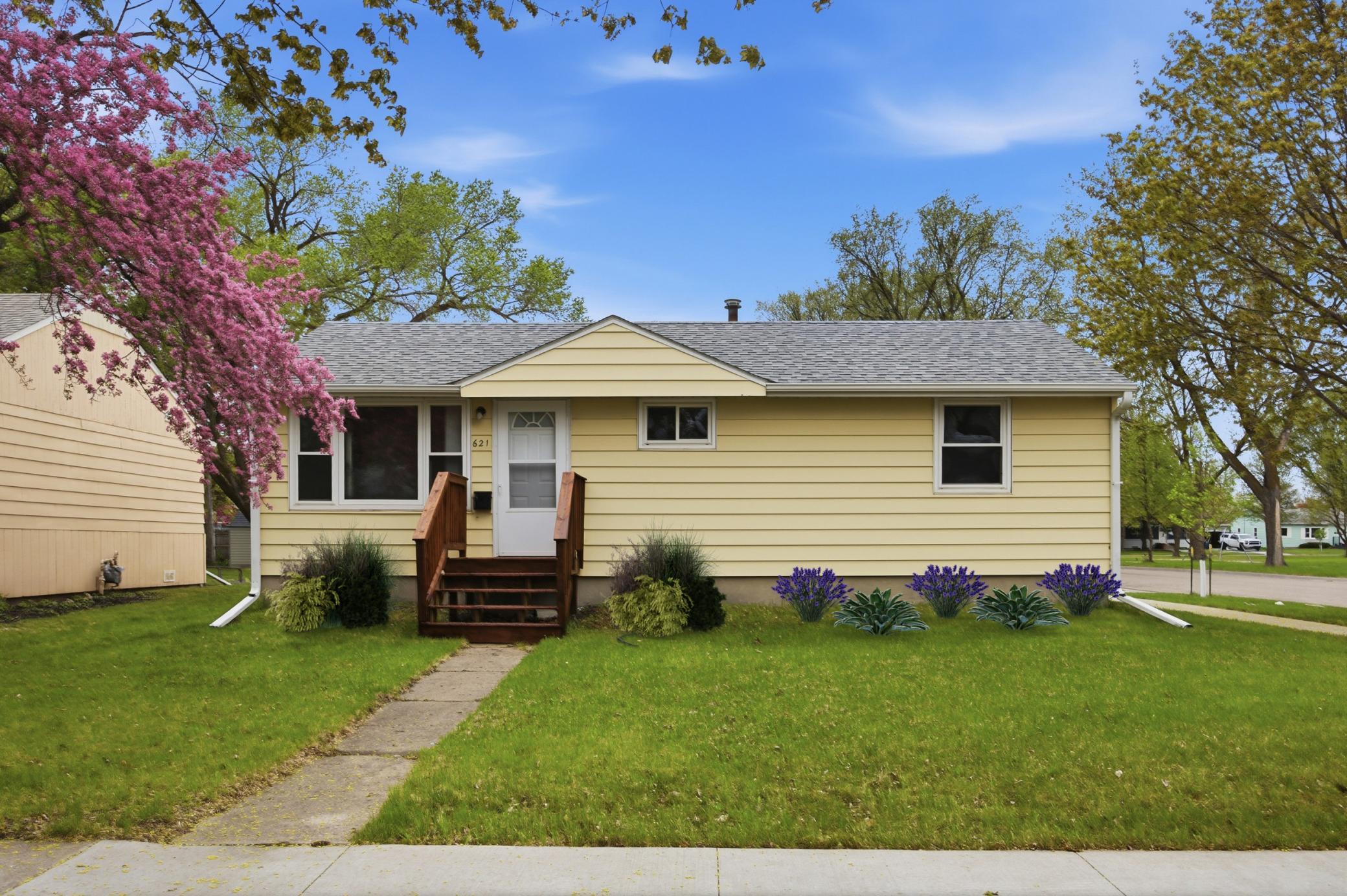 621 19th Street North Moorhead, MN 56560 - Photo 2 of 41