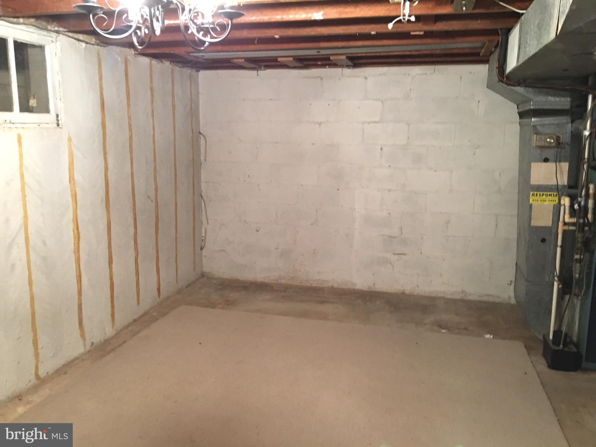 144 Hopkins Road Baltimore, MD 21212 - Photo 23 of 30 Storage space