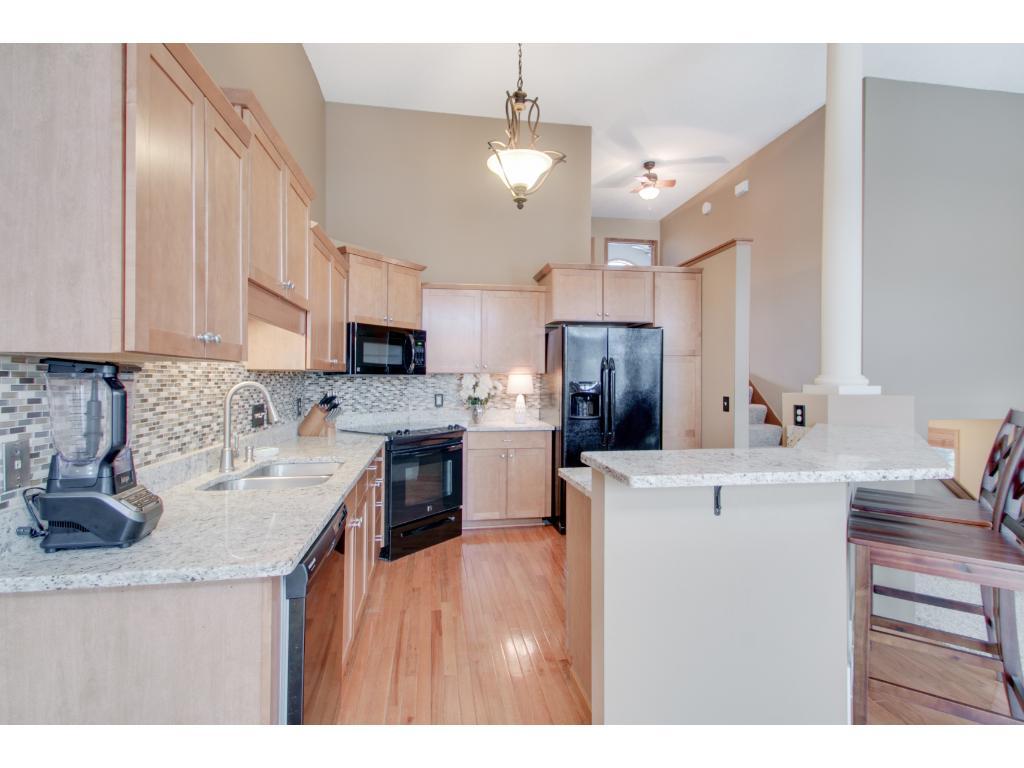 3941 Raspberry Ridge Road Northwest Prior Lake, MN 55372 - Photo 3 of 19 Gallery Image 3