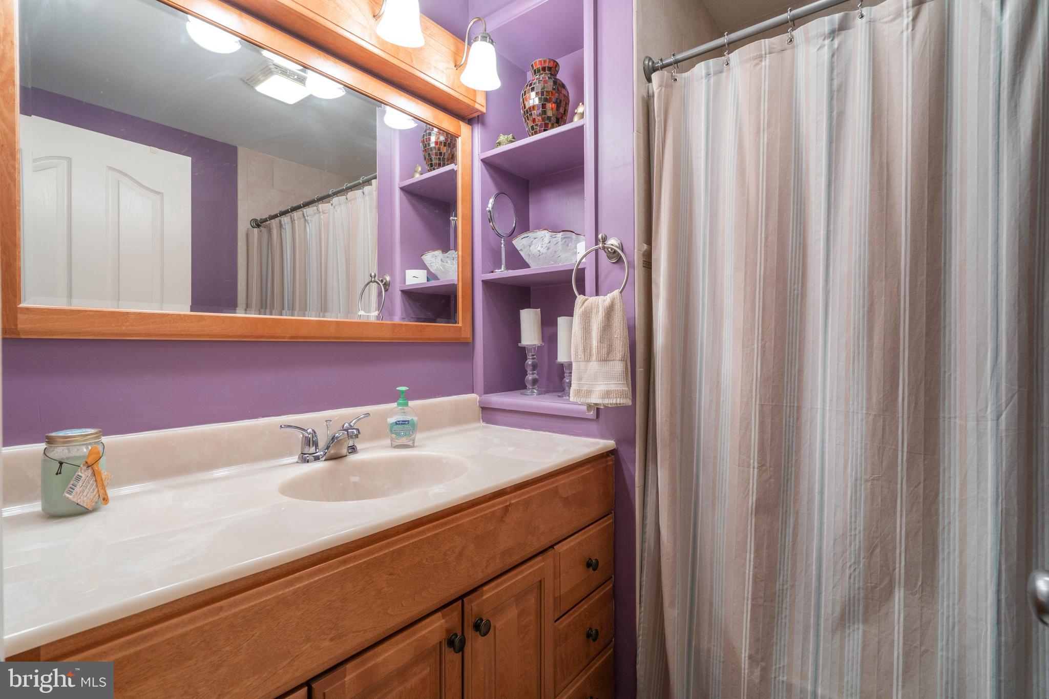 1604 Sherwood Road Reading, PA 19610 - Photo 31 of 50 Hallway Bath