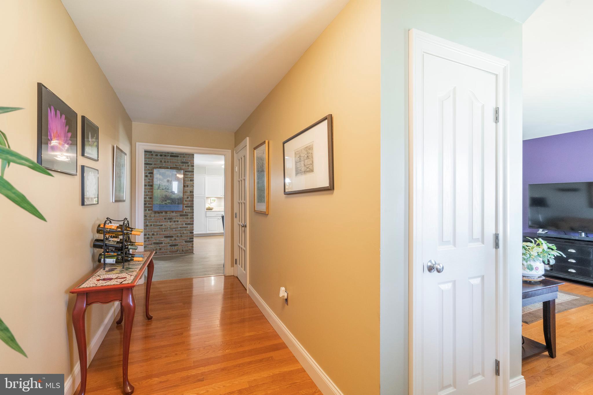 1604 Sherwood Road Reading, PA 19610 - Photo 5 of 50 Foyer