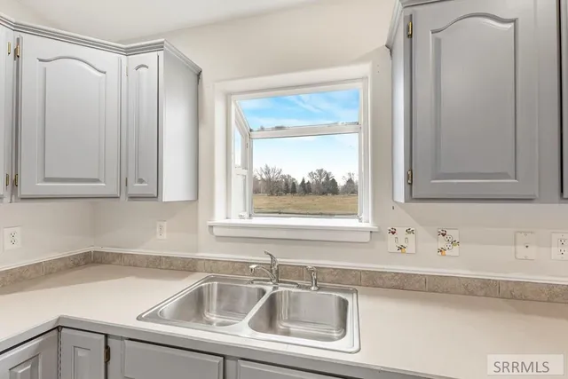 $450,000 | 650 Pendlebury Lane, Blackfoot, ID 83221