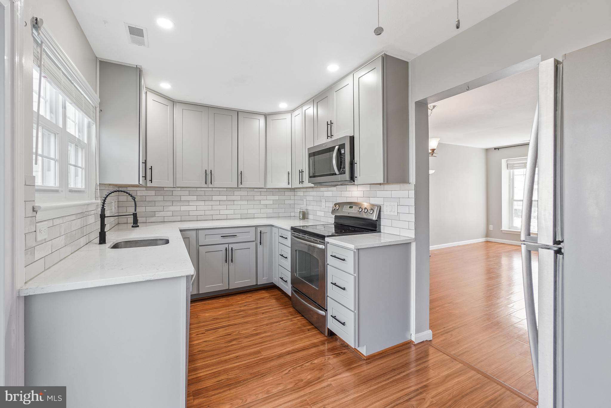 46724 Summit Terrace Sterling, VA 20164 - Photo 12 of 28 Kitchen – recessed lighting