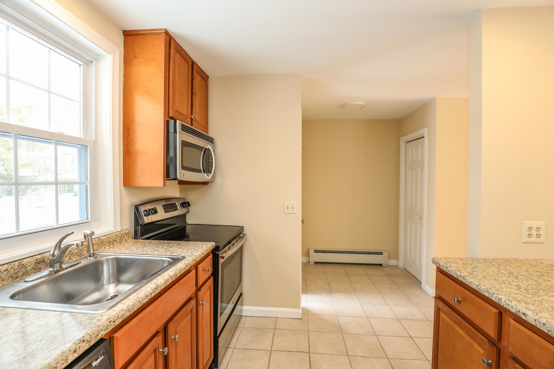 1465 Hooksett Road, Unit 200 Hooksett, NH 03106 - Photo 33 of 37