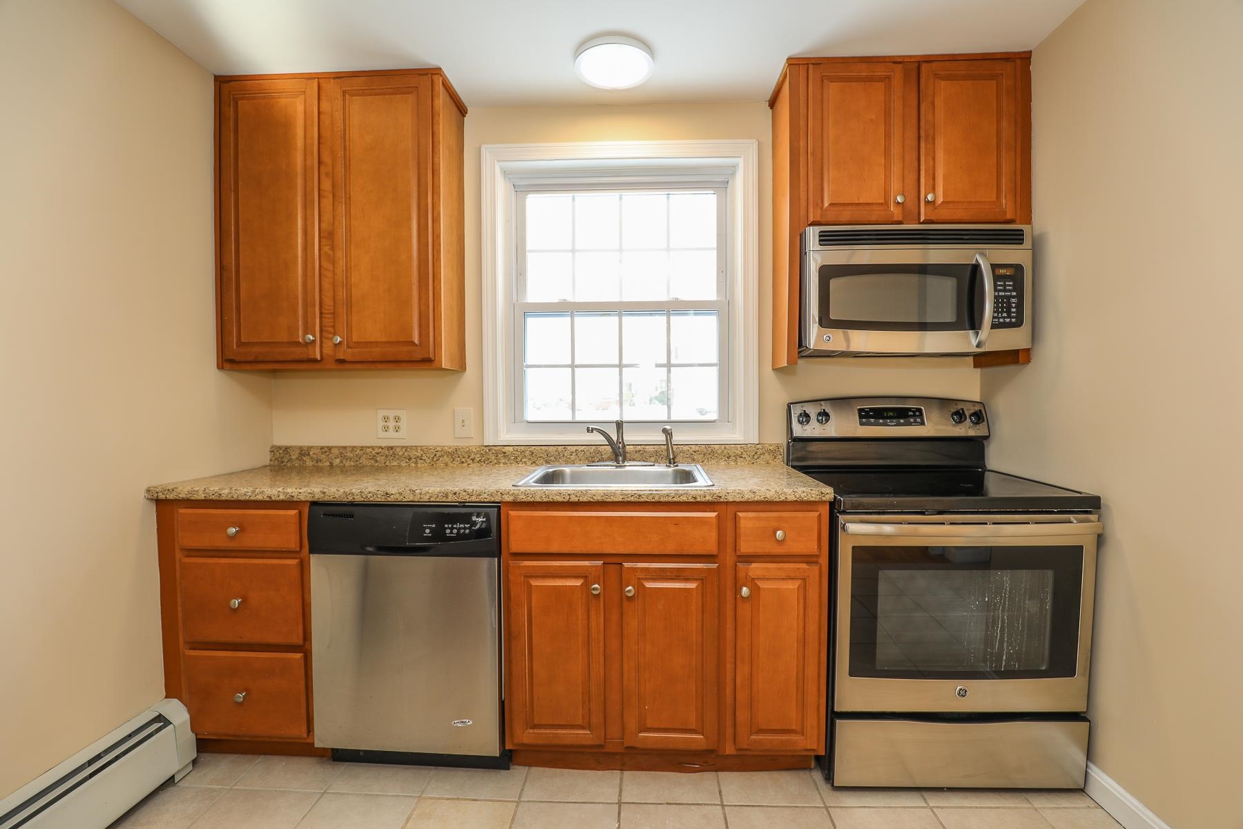 1465 Hooksett Road, Unit 200 Hooksett, NH 03106 - Photo 34 of 37