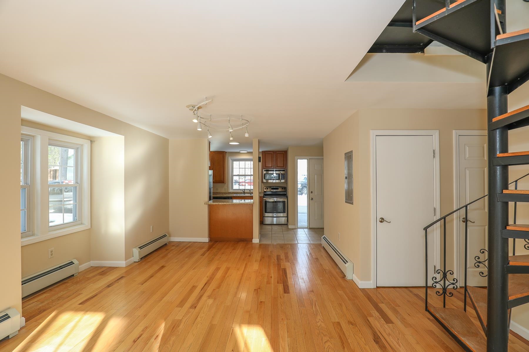 1465 Hooksett Road, Unit 200 Hooksett, NH 03106 - Photo 4 of 37