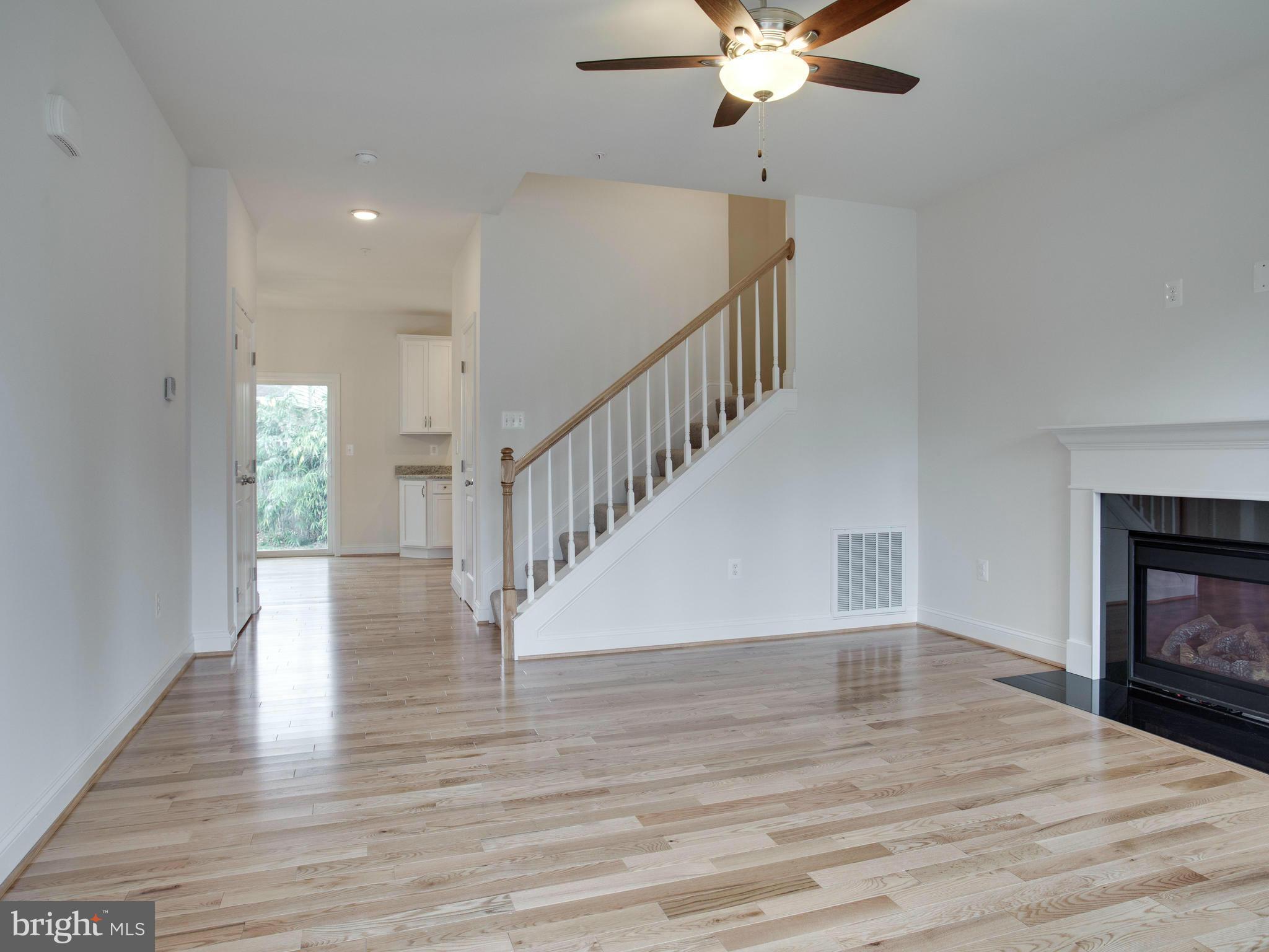 17 Butternut Road Riva, MD 21140 - Photo 5 of 30 Living Room