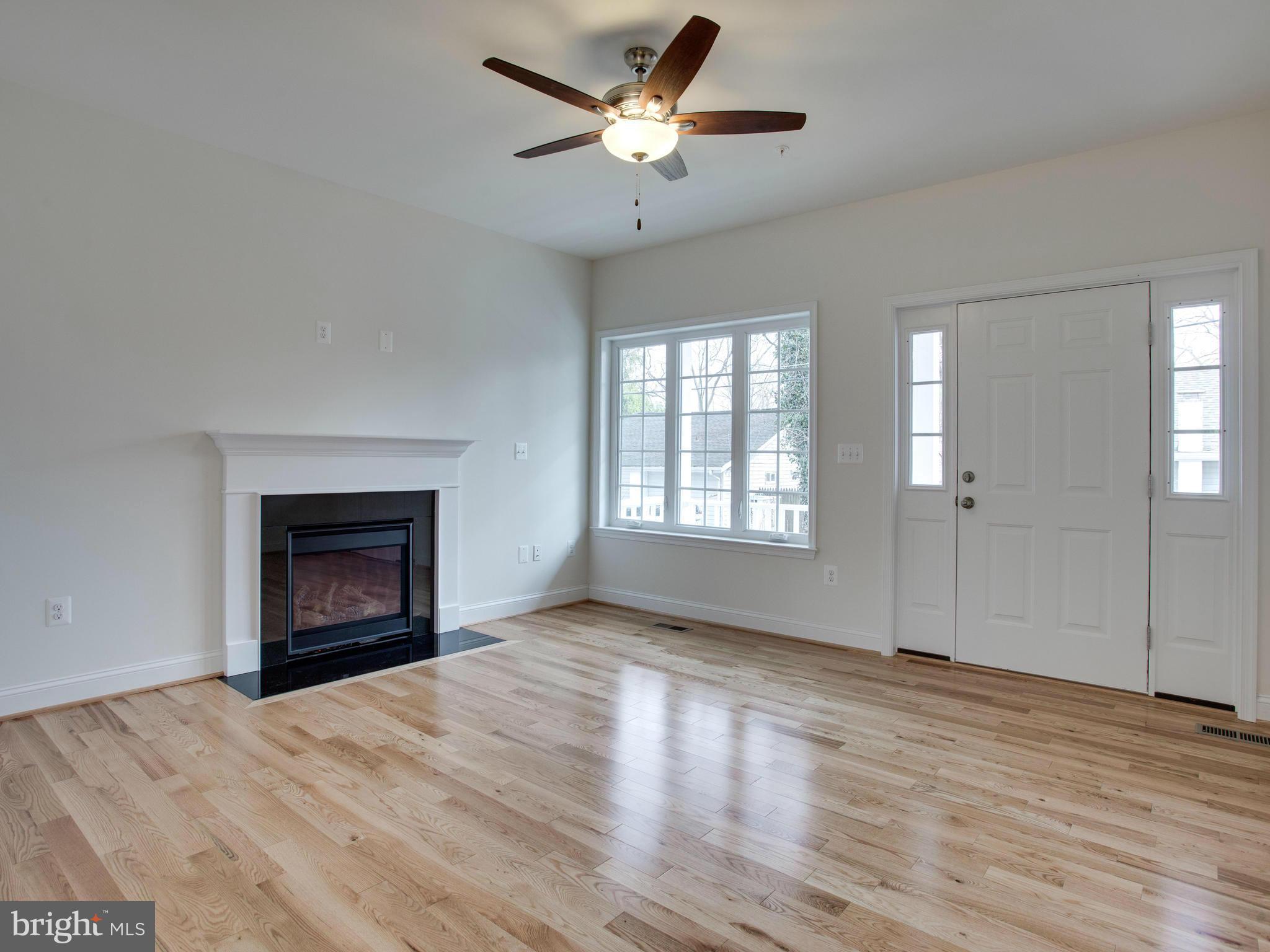 17 Butternut Road Riva, MD 21140 - Photo 8 of 30 Living Room