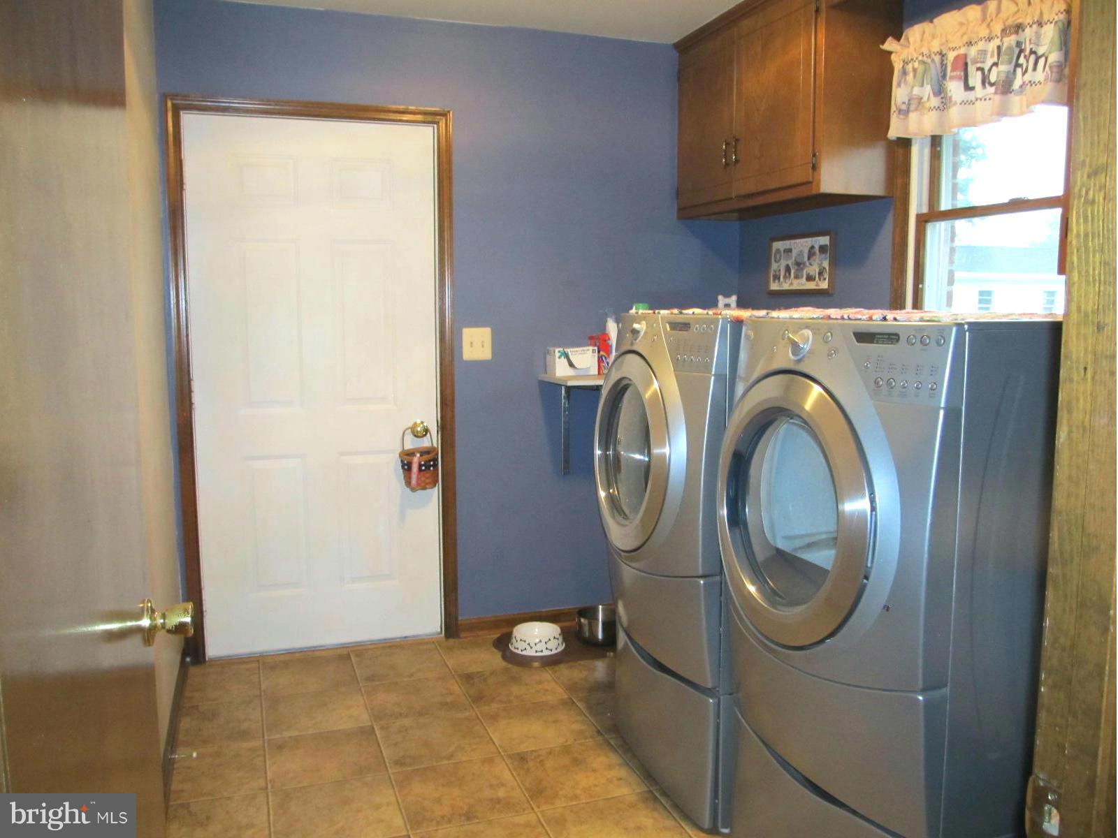 4839 Bushey Road Sykesville, MD 21784 - Photo 25 of 30 Laundry/Mud Room