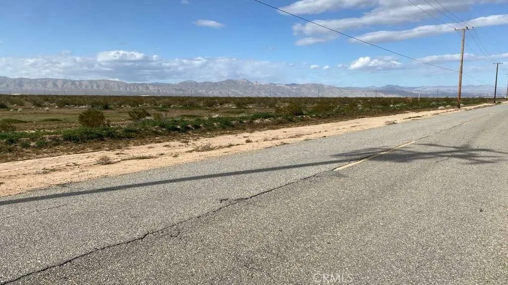 0 Neuralia Edwards, CA 93523 - Photo 3 of 17 a view of an ocean and a beach