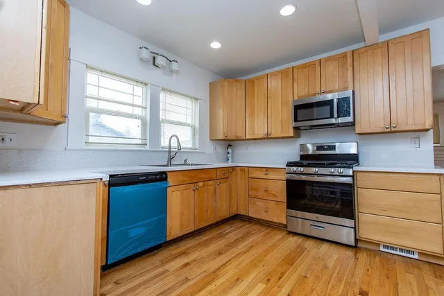 $699,900 | 737 East Main Street, Turlock, CA 95380