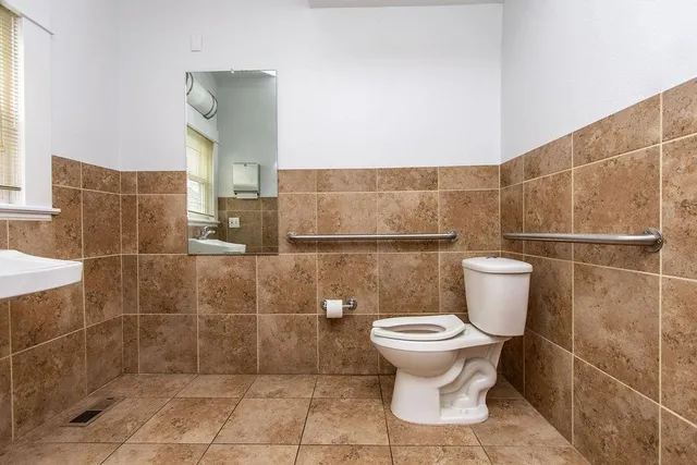 $699,900 | 737 East Main Street, Turlock, CA 95380