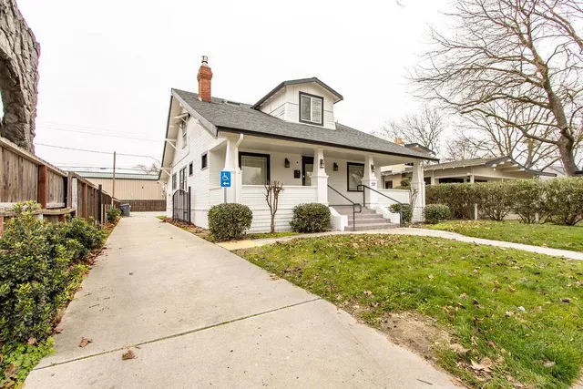 $699,900 | 737 East Main Street, Turlock, CA 95380