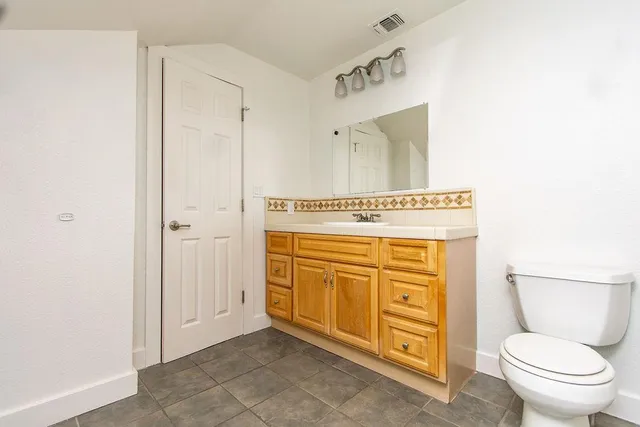 $699,900 | 737 East Main Street, Turlock, CA 95380