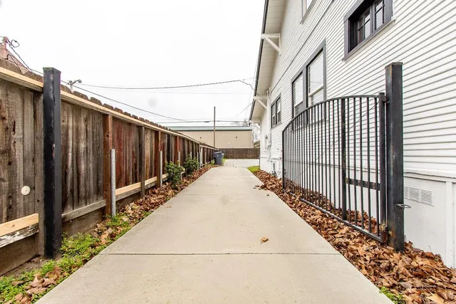 $699,900 | 737 East Main Street, Turlock, CA 95380