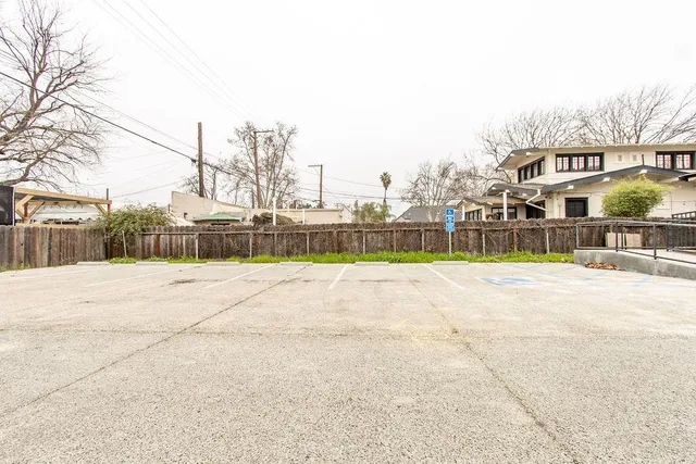 $699,900 | 737 East Main Street, Turlock, CA 95380