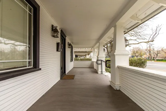 $699,900 | 737 East Main Street, Turlock, CA 95380