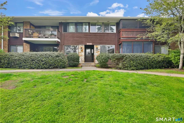 $395,000 | 154 Cold Spring Road, Unit 62, Stamford, CT 06905