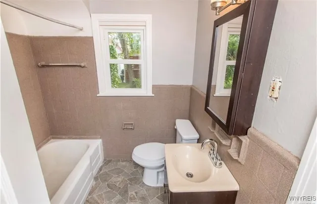 $1,650 | 106 East Morris Avenue, Buffalo, NY 14214