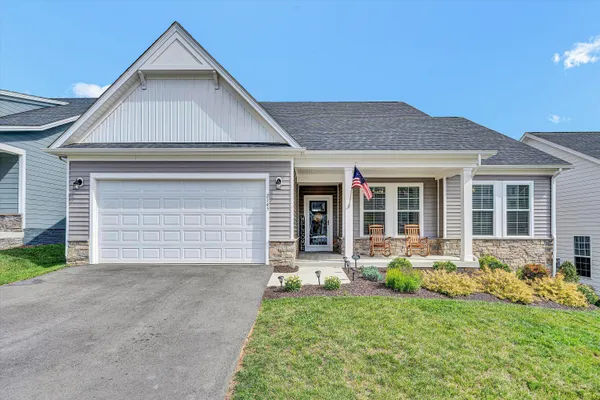 $469,950 | 2145 Kings Walk Drive Northeast, Roanoke, VA 24012