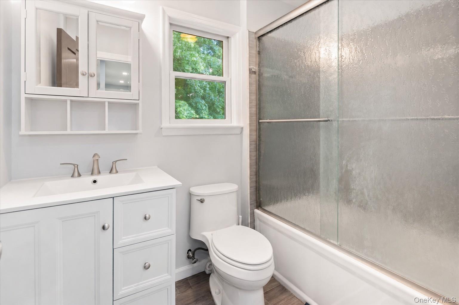 472 Union Valley Road Mahopac, NY 10541 - Photo 16 of 27 Hallway Bath