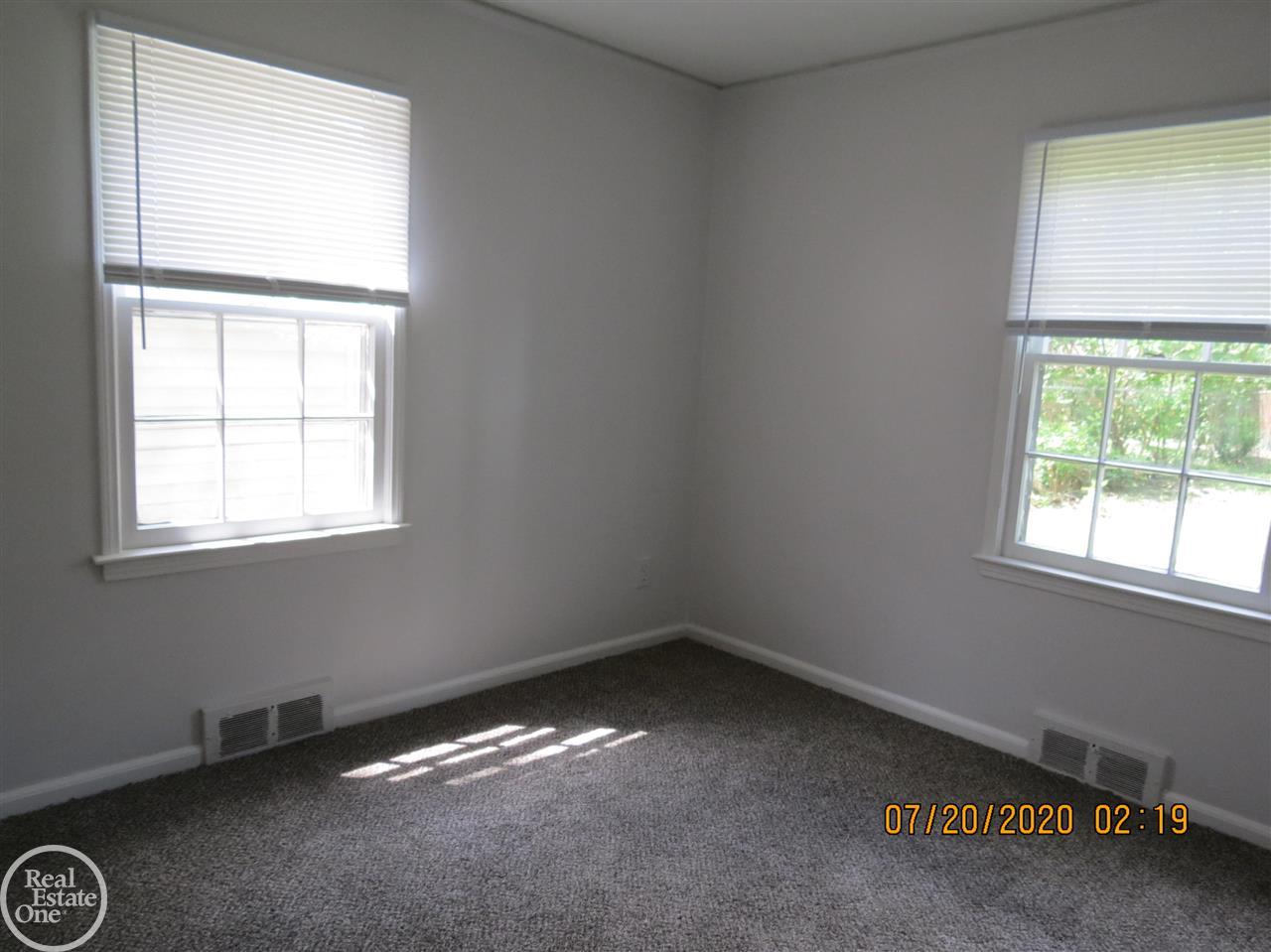 515 Stratford Road Ferndale, MI 48220 - Photo 10 of 22