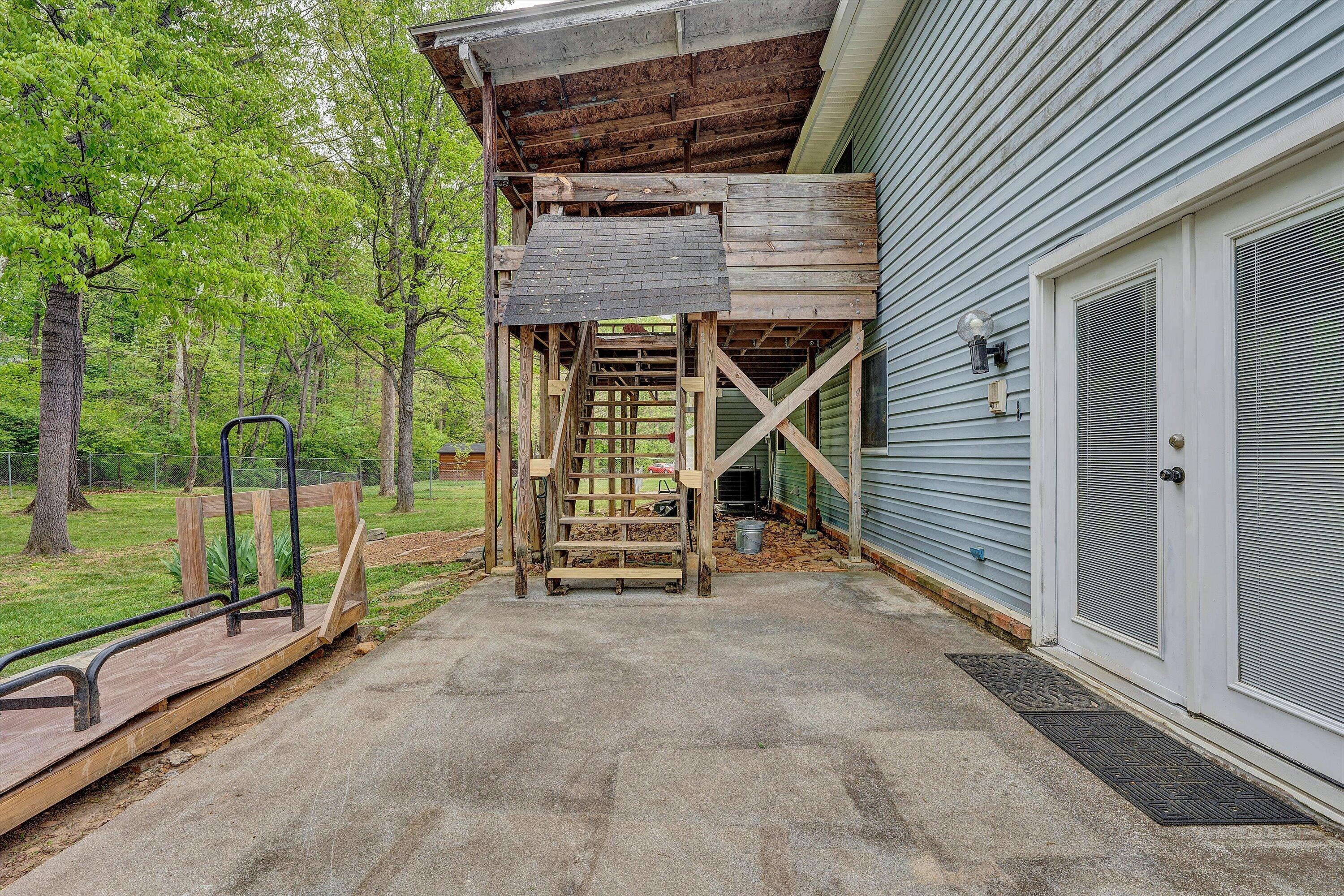 124 Stratford Drive Blue Ridge, VA 24064 - Photo 26 of 32 26-SGP-04144