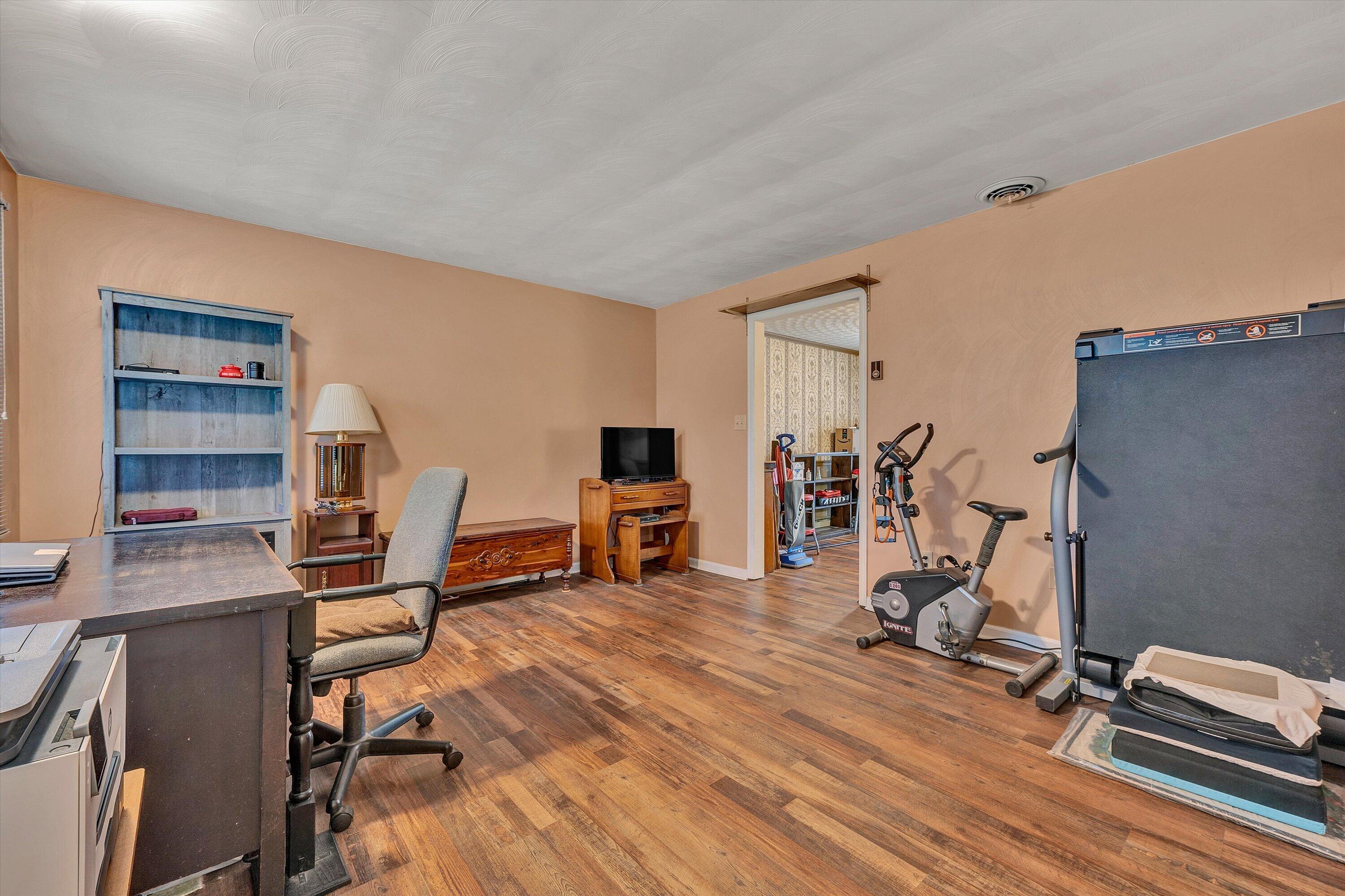124 Stratford Drive Blue Ridge, VA 24064 - Photo 6 of 32 06-SGP-04081