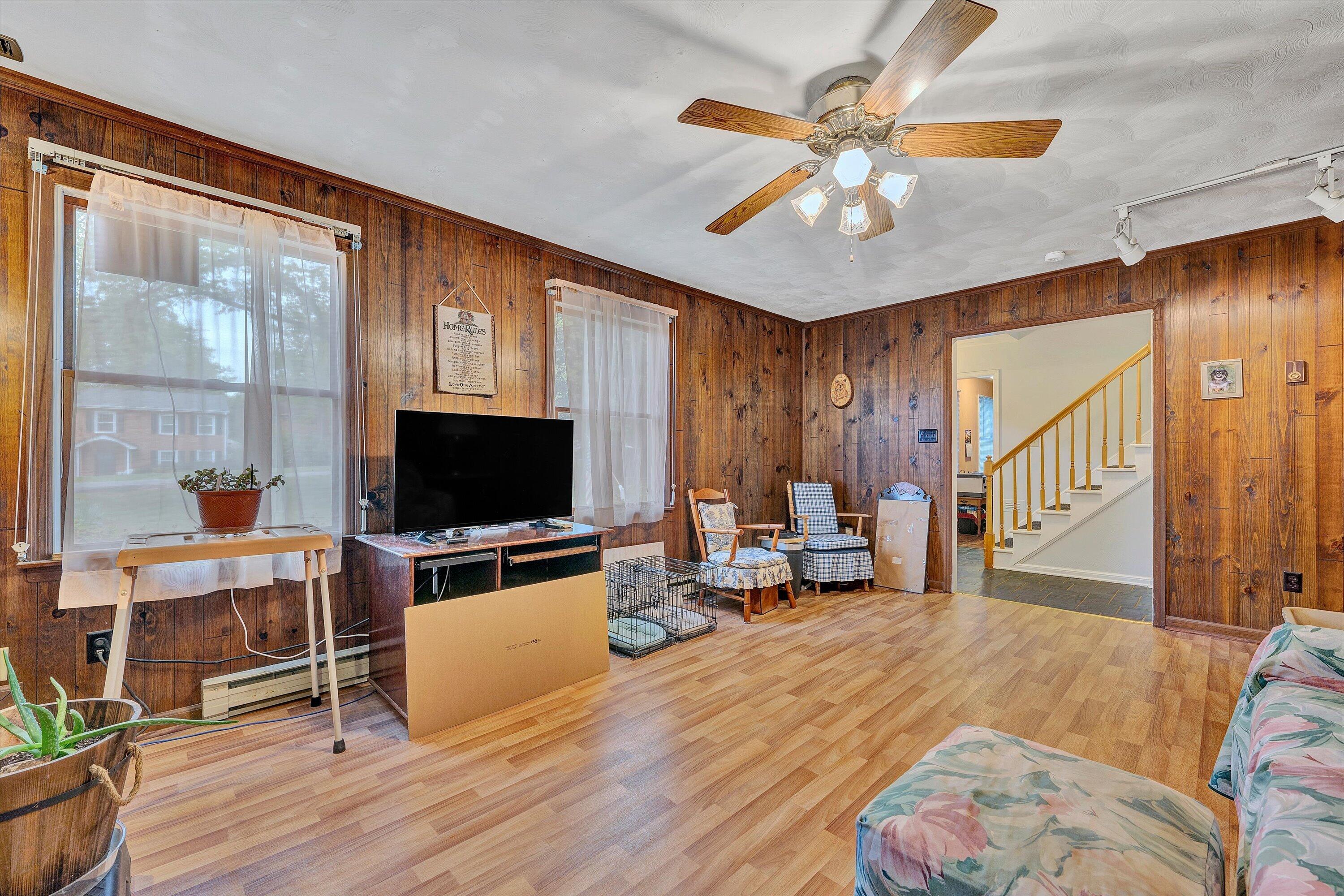 124 Stratford Drive Blue Ridge, VA 24064 - Photo 8 of 32 08-SGP-04087