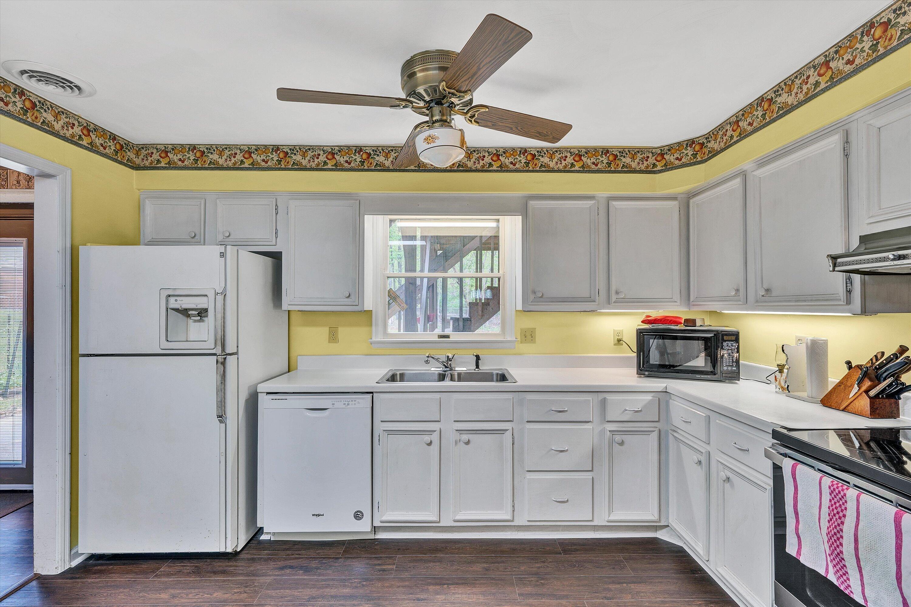 124 Stratford Drive Blue Ridge, VA 24064 - Photo 9 of 32 09-SGP-04066