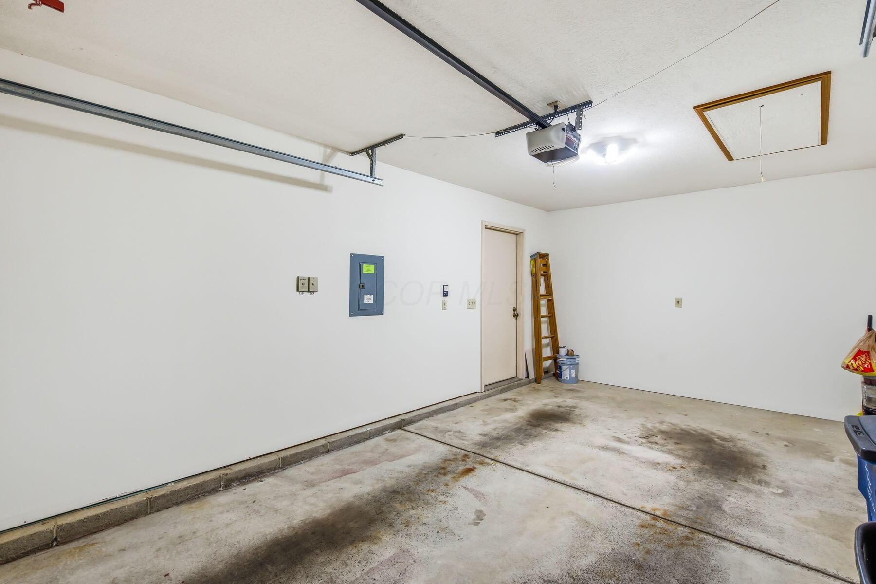 5831 Locbury Lane, Unit R Dublin, OH 43016 - Photo 30 of 35