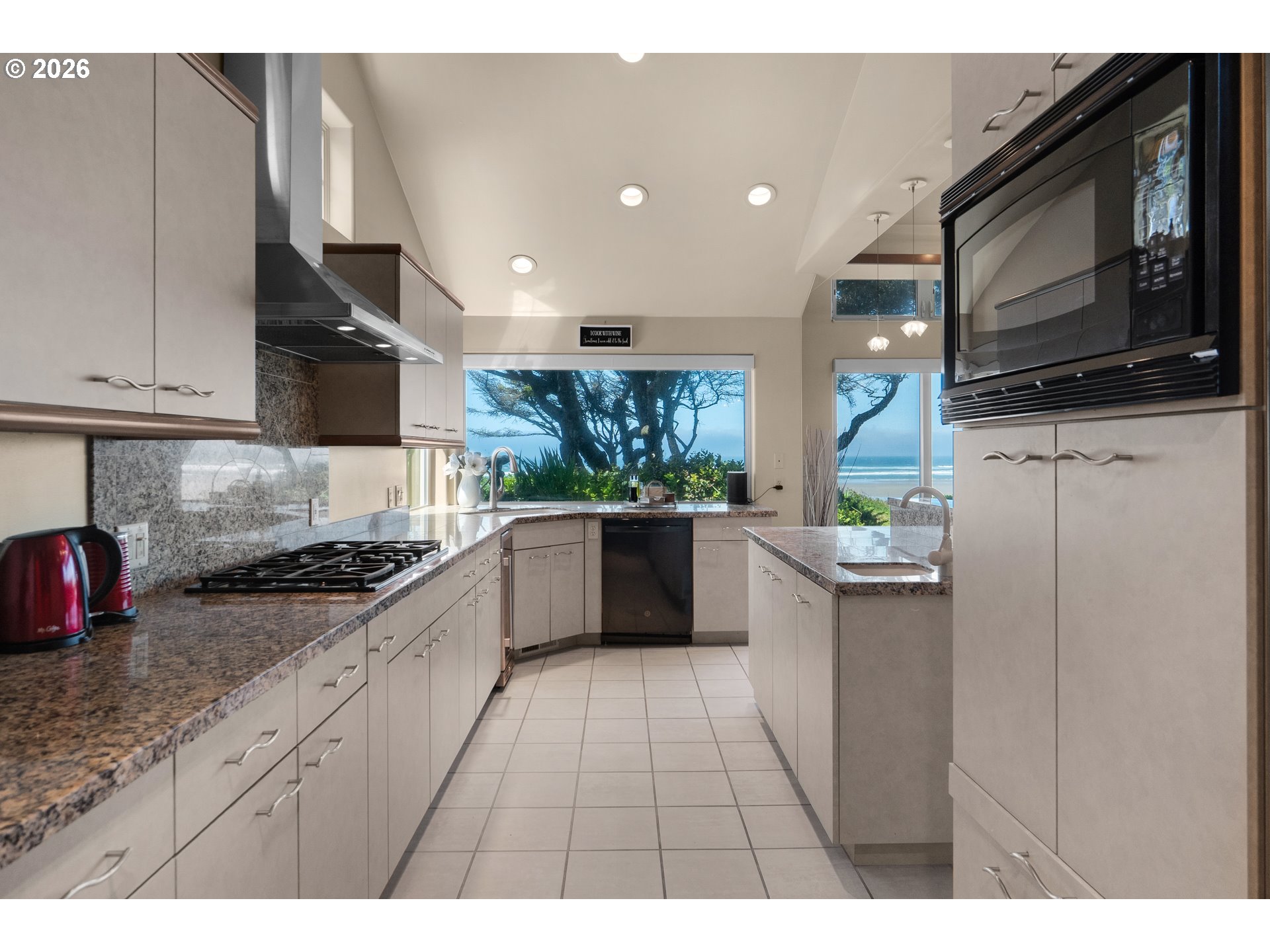 1360 Pacific Street Cannon Beach, OR 97110 - Photo 32 of 48