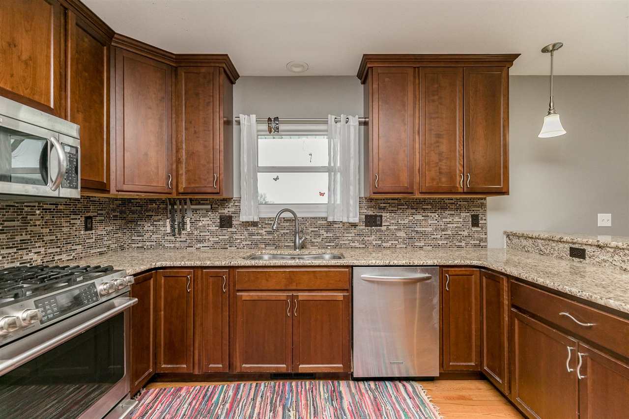 5057 Beverly Road Southwest Cedar Rapids, IA 52404 - Photo 16 of 37 Gallery Image 16