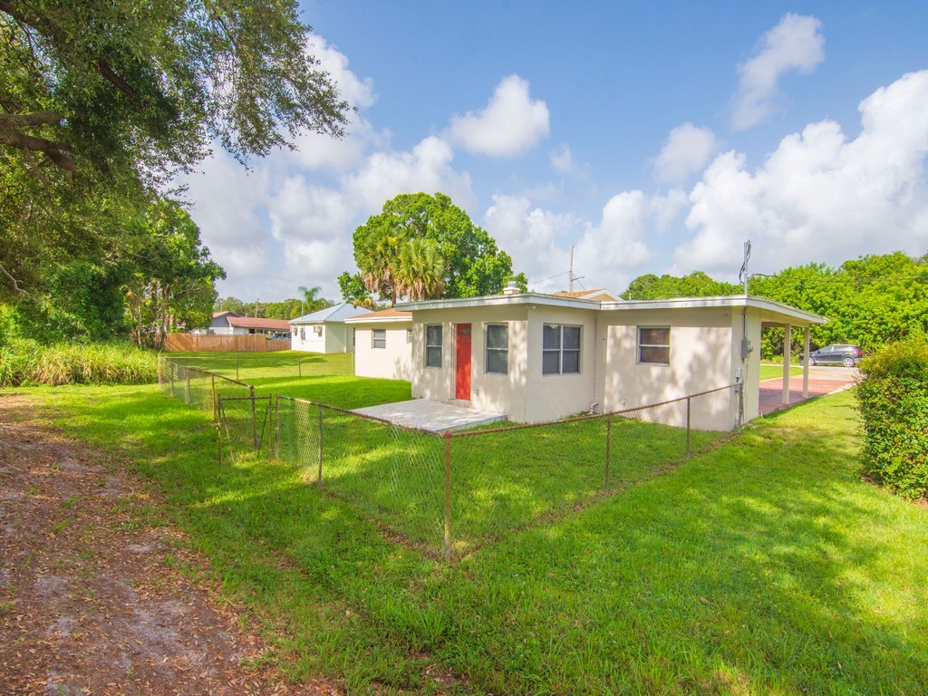 4606 30th Avenue Vero Beach, FL 32967 - Photo 31 of 33 a view of house with outdoor space