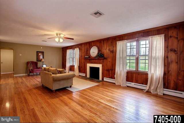 4575 East Prospect Road York, PA 17406 - Photo 3 of 25 Gallery Image 3