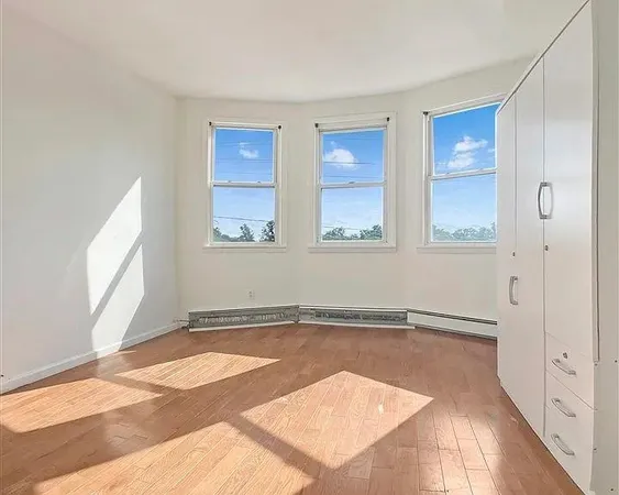 $2,100 | 54 Gates Avenue, Unit 2, Jersey City, NJ 07305
