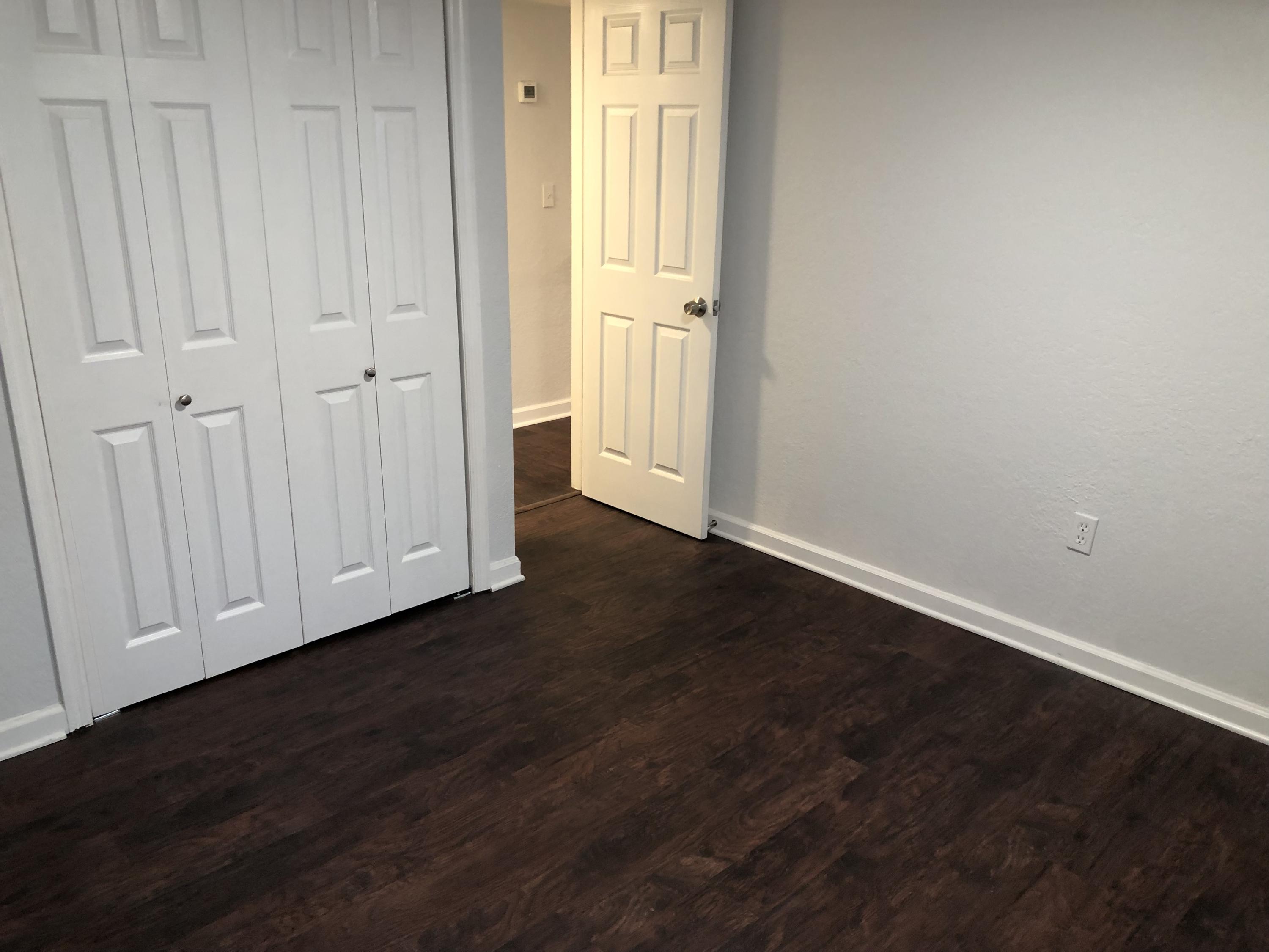 493 West Outer Drive Oak Ridge, TN 37830 - Photo 20 of 28 Bedroom 1 View 2
