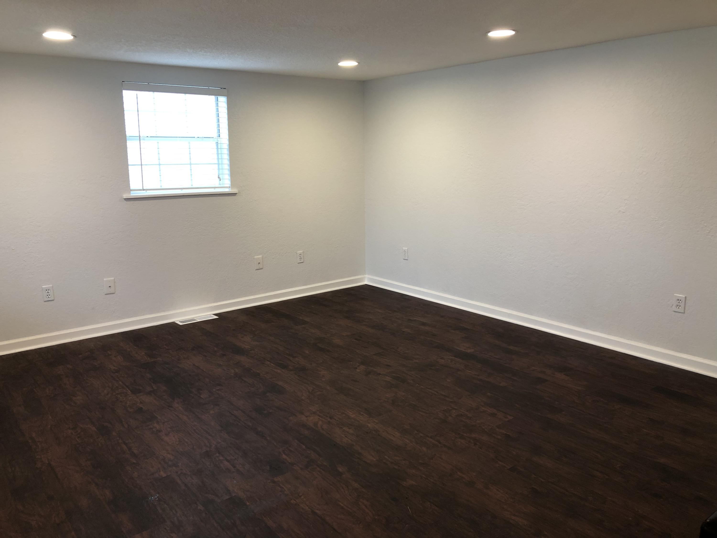 493 West Outer Drive Oak Ridge, TN 37830 - Photo 4 of 28 Living Room Recessed Lighting