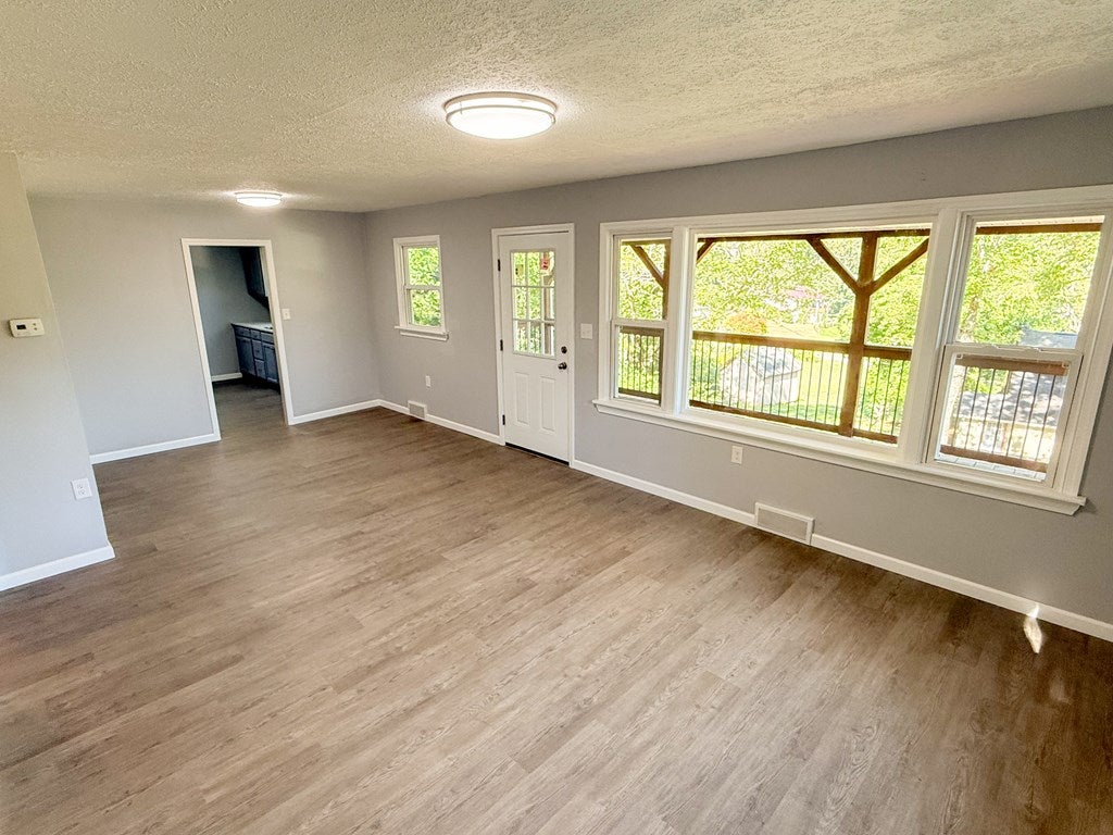 511 Reed Street Damascus, VA 24236 - Photo 4 of 13 Gallery Image 4