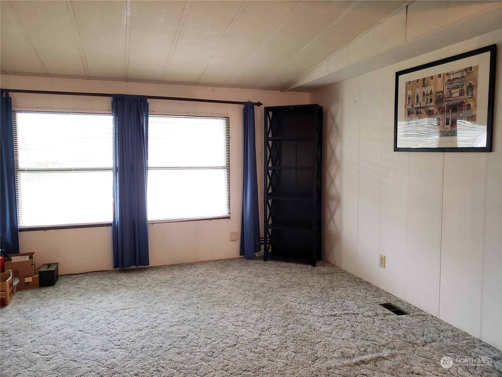 1080 Pine Drive Enumclaw, WA 98022 - Photo 14 of 36 an empty room with windows and closet