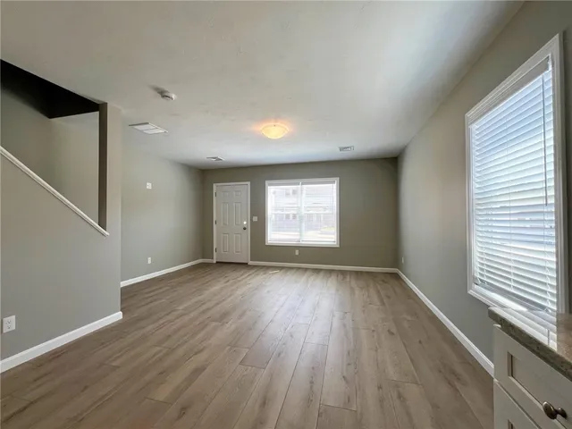 $2,100 | 580 Elm Street, Unit 6, Woonsocket, RI 02895